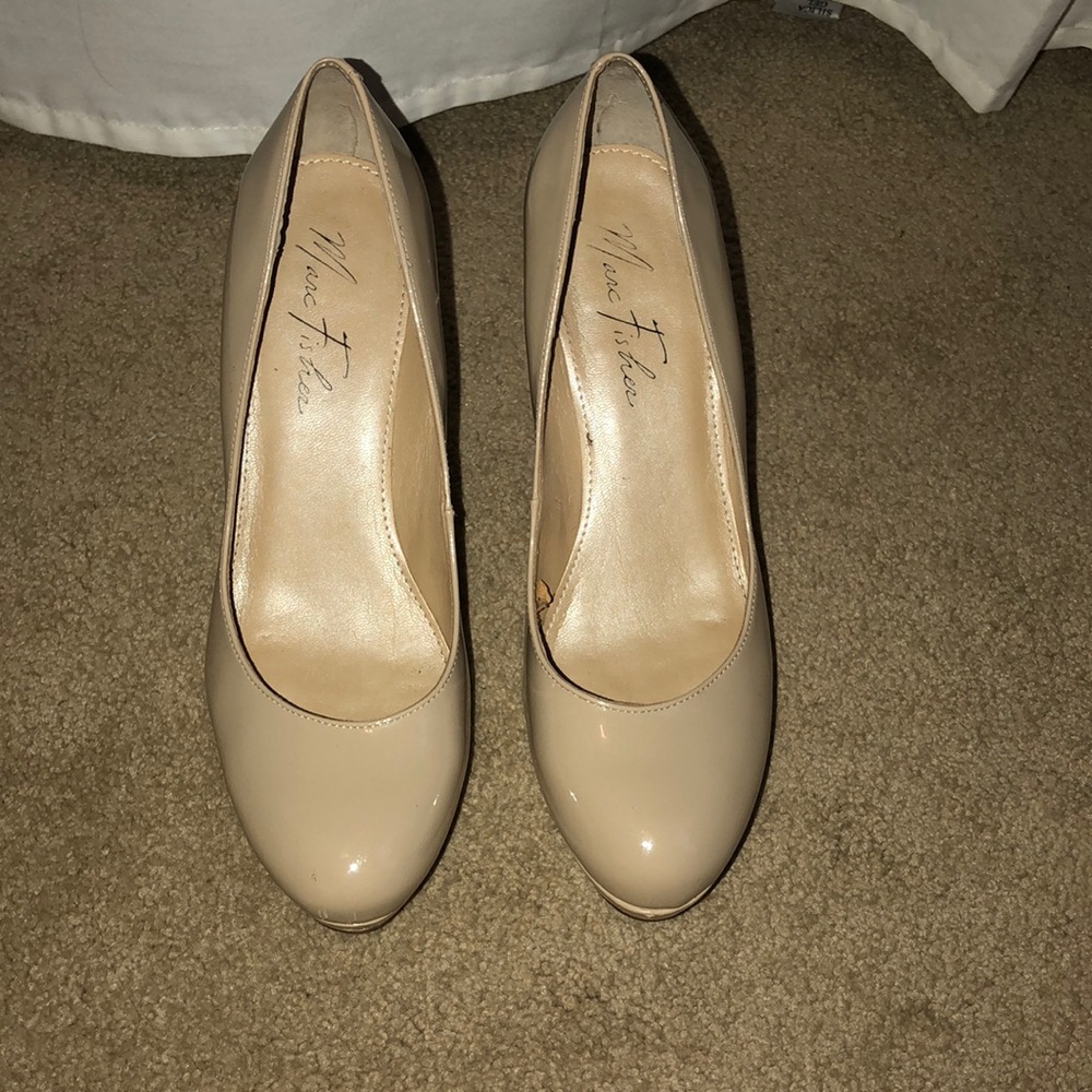 Nude Pumps
